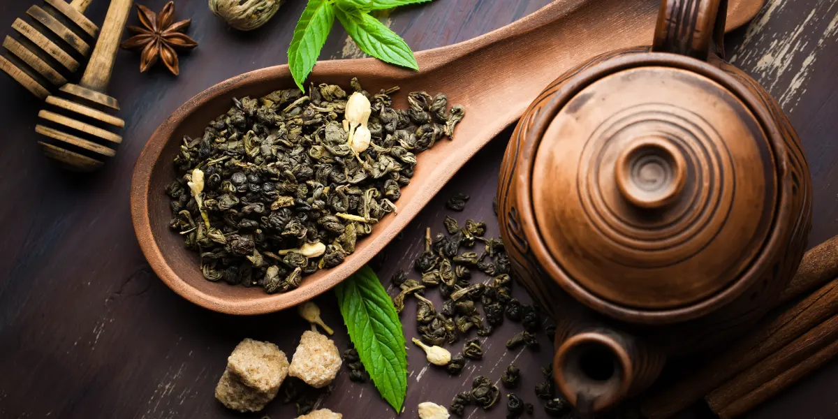 Tea leaves 